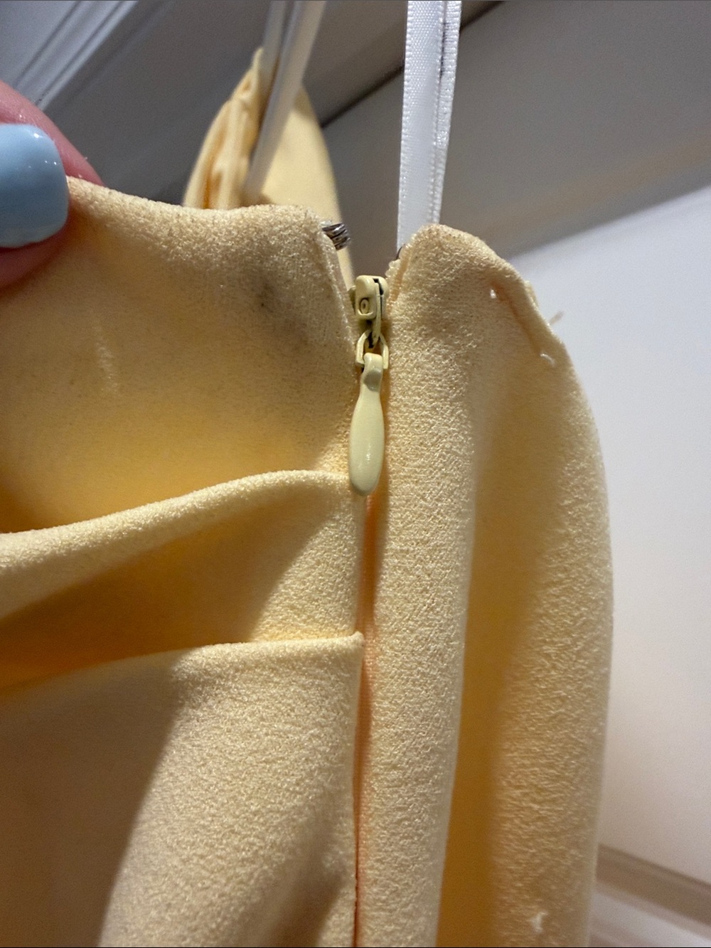 One shoulder Pale Yellow Evening Gown - Picture 3 of 5